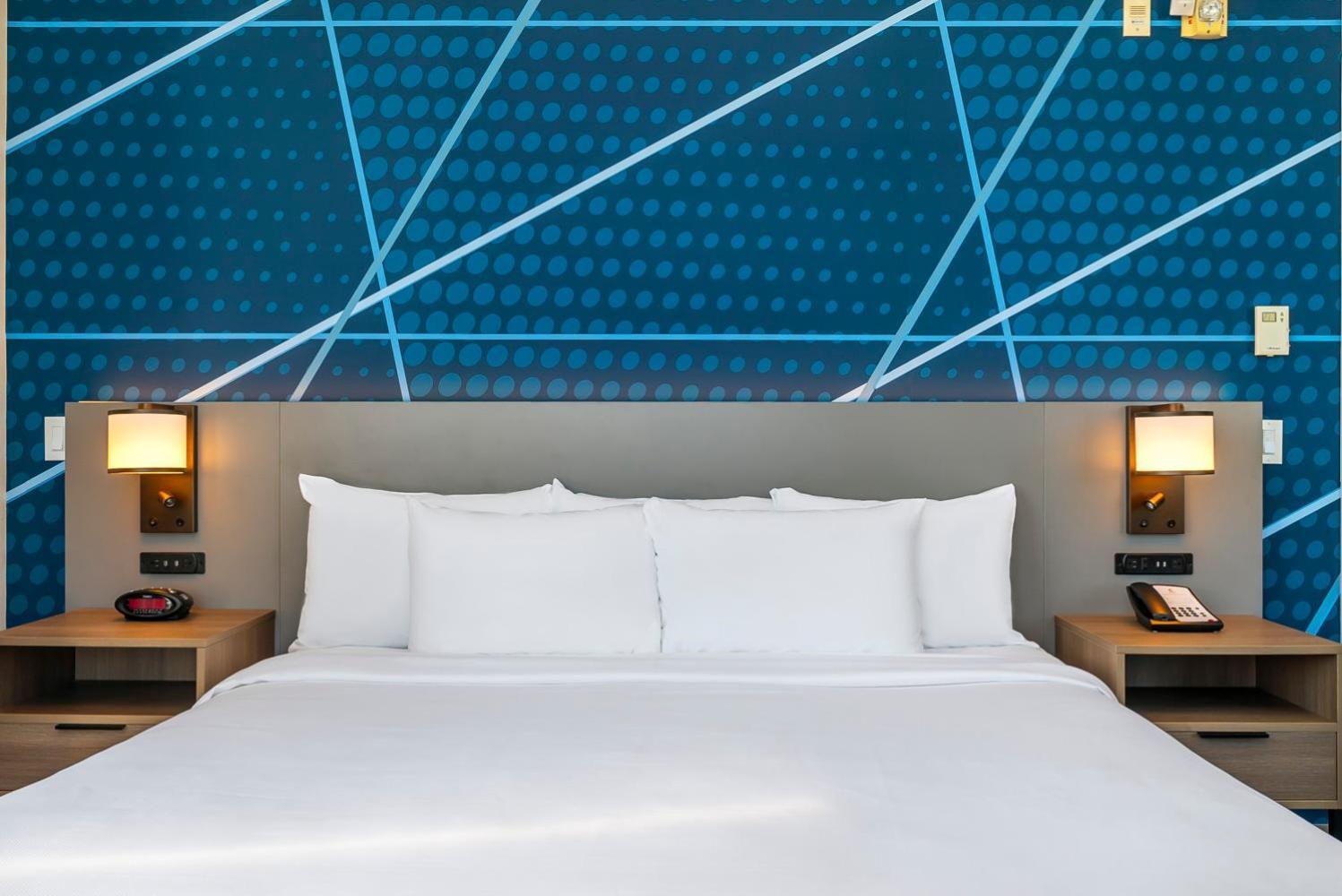 Comfort Suites Келоуна Екстериор снимка
