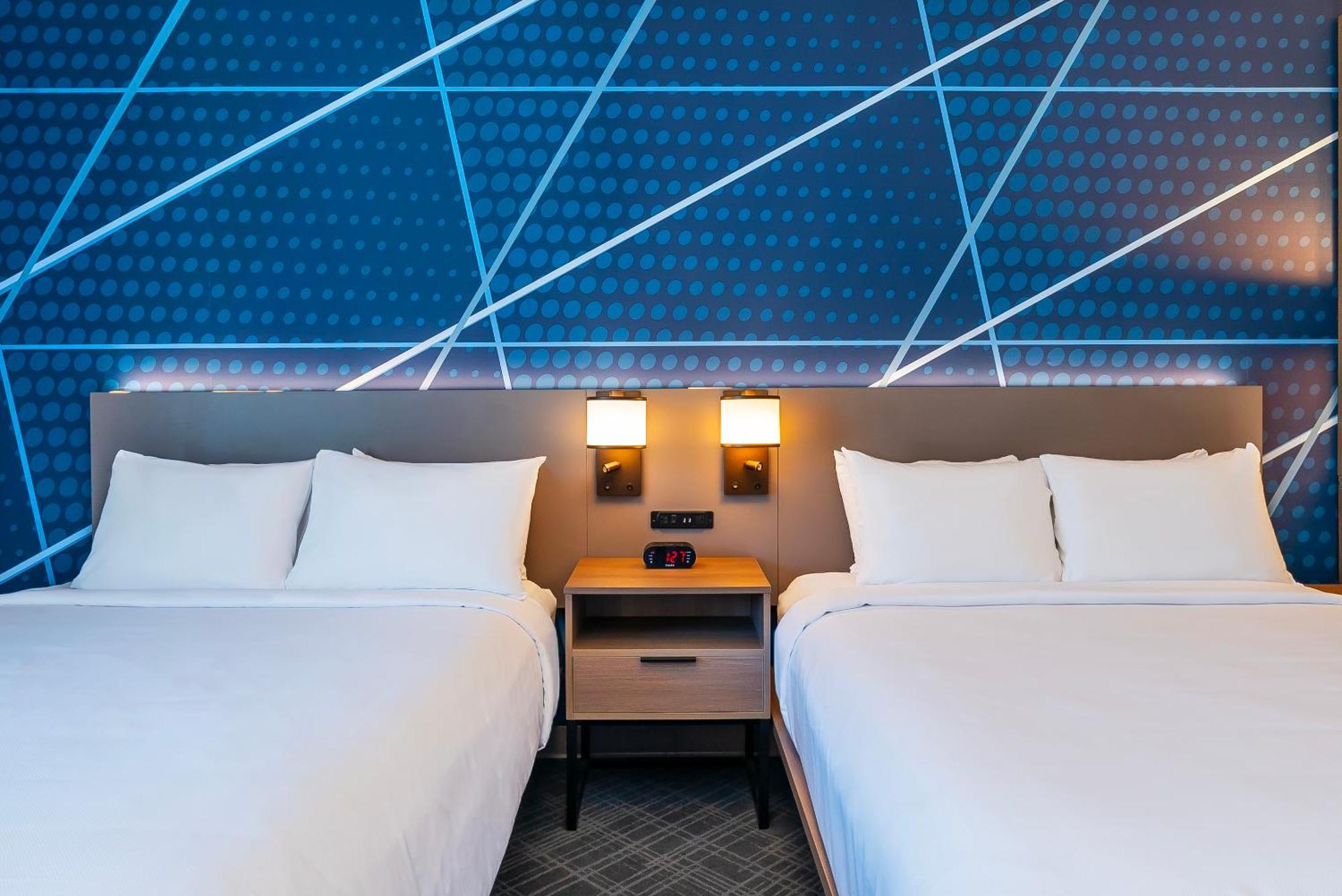 Comfort Suites Келоуна Екстериор снимка