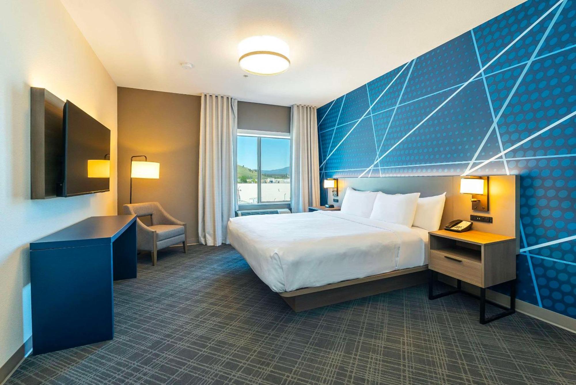Comfort Suites Келоуна Екстериор снимка